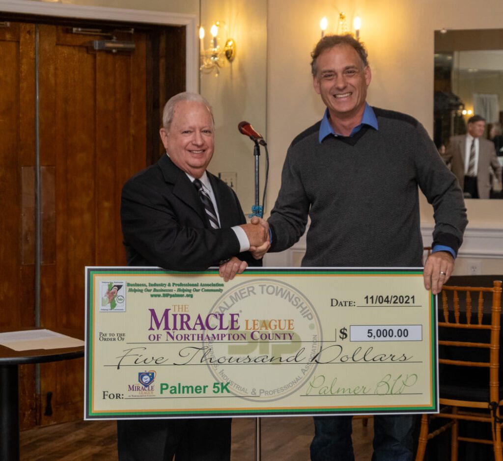 Palmer BIP donates to MLNC
